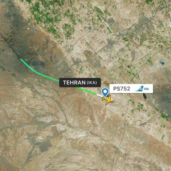 Падал и горел, словно звезда: появилось видео крушения украинского самолёта в Иране (ВИДЕО)