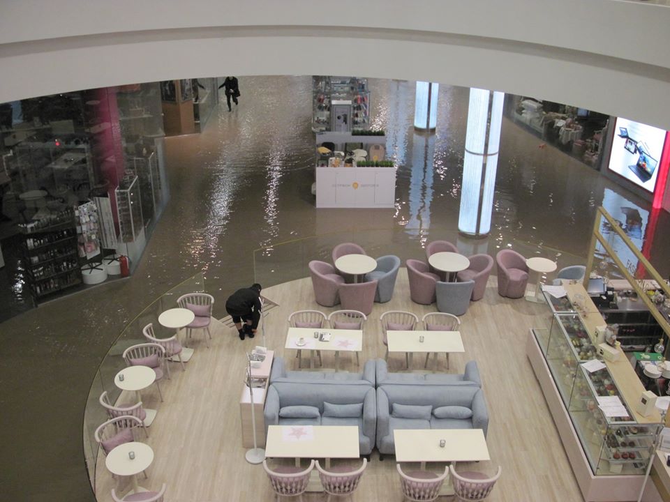 Запорожанка едва спаслась из затопленого киевского торгового центра (ФОТО)