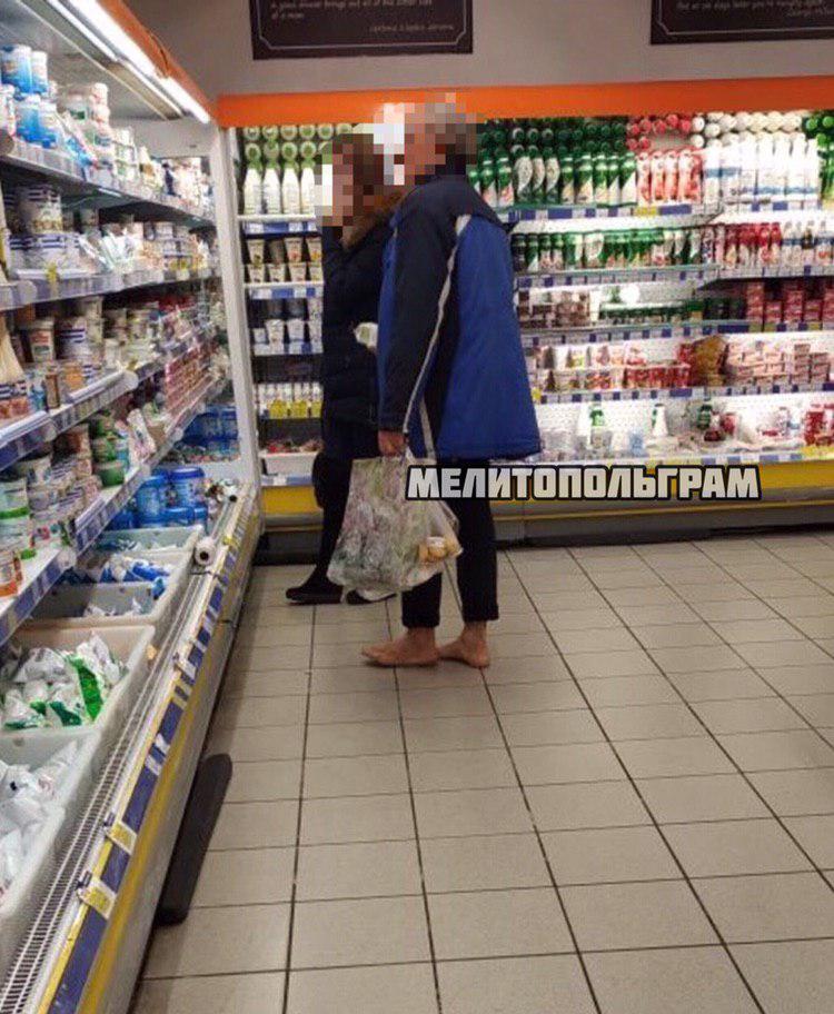 В запорожских супермаркетах заметили покупателей-"моржей" (ФОТО)