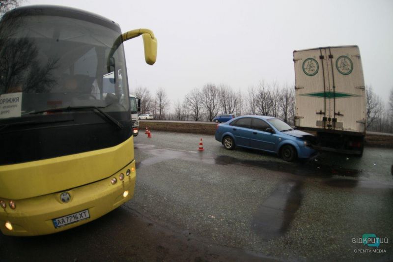 Запорожские автобусы. Запорожье автобусы. Прага Запорожье автобус.