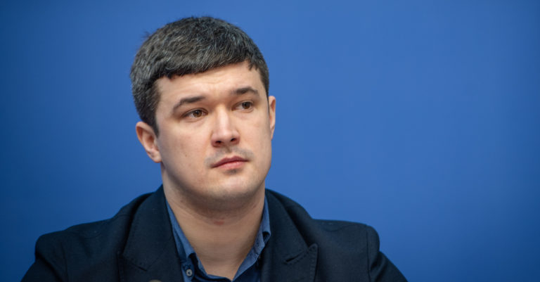 Темные очки и кожаная куртка: в сети показали, как выглядел вице-премьер Украины Михаил Фёдоров 10 лет назад(ФОТО)