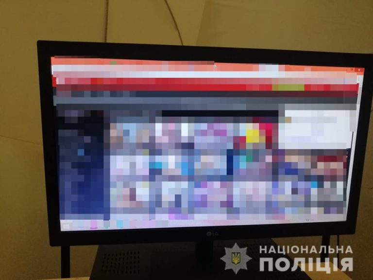 Нелегальный заработок вебкам-моделей в Запорожье: полиция «накрыла» порностудию (ФОТО)
