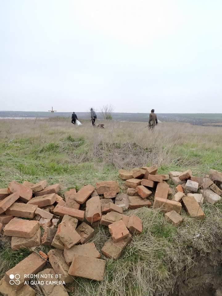 В Запорожской области вандалы раскурочили исторический склеп (ФОТО)