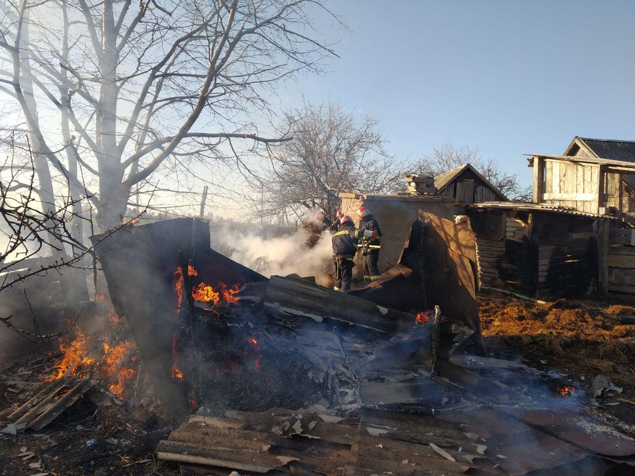 В Запорожской области дети едва не сожгли собственный дом (ФОТО)