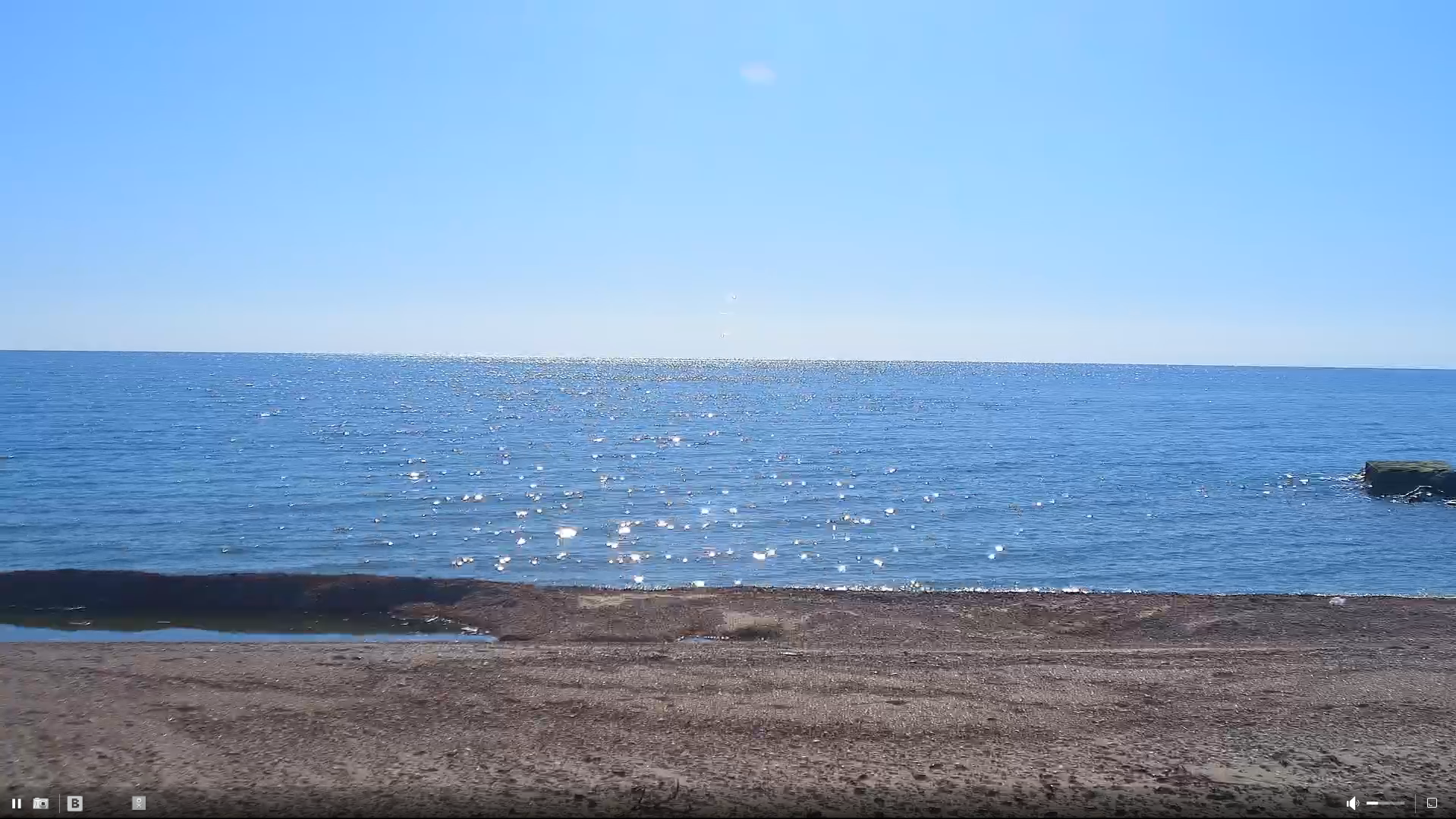 На поверхности Азовского моря образовалась солнечная дорожка (ФОТО)