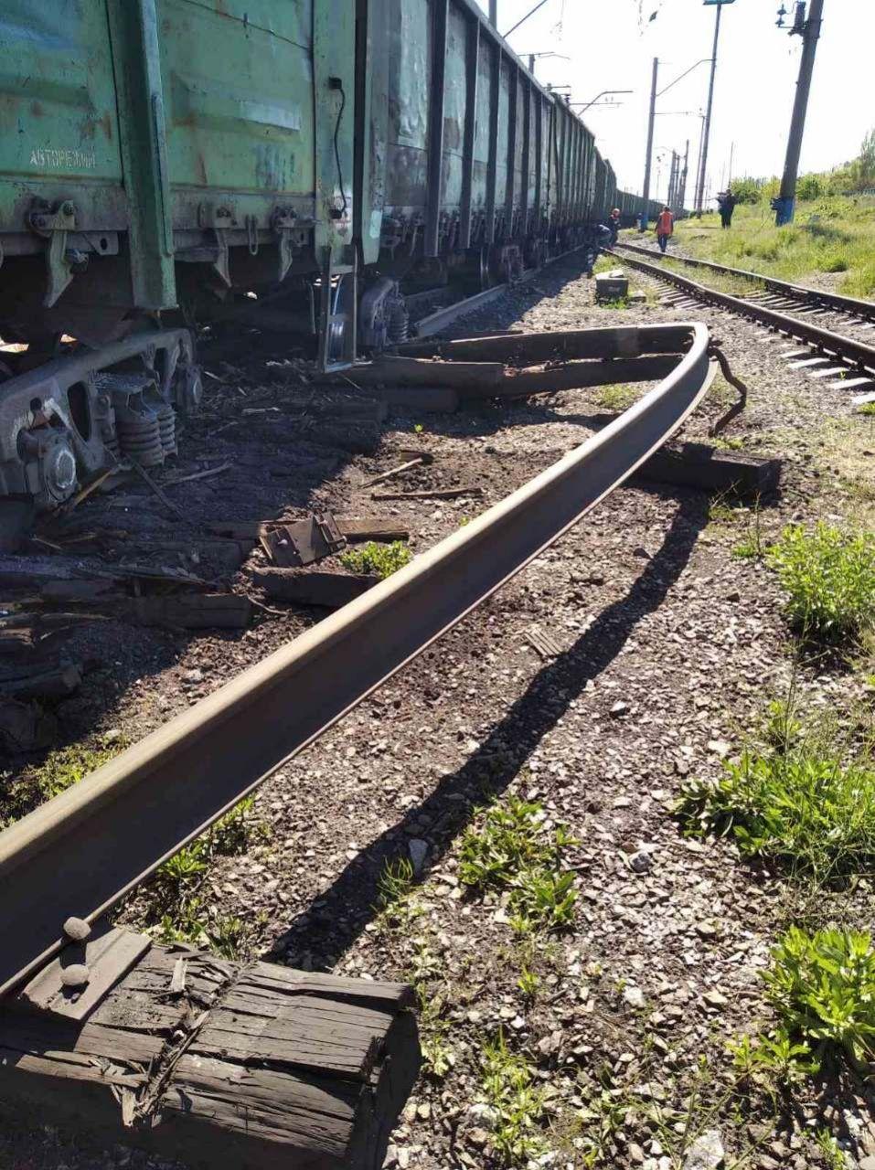 В Запорожье сошел с рельсов железнодорожный состав (ФОТО)
