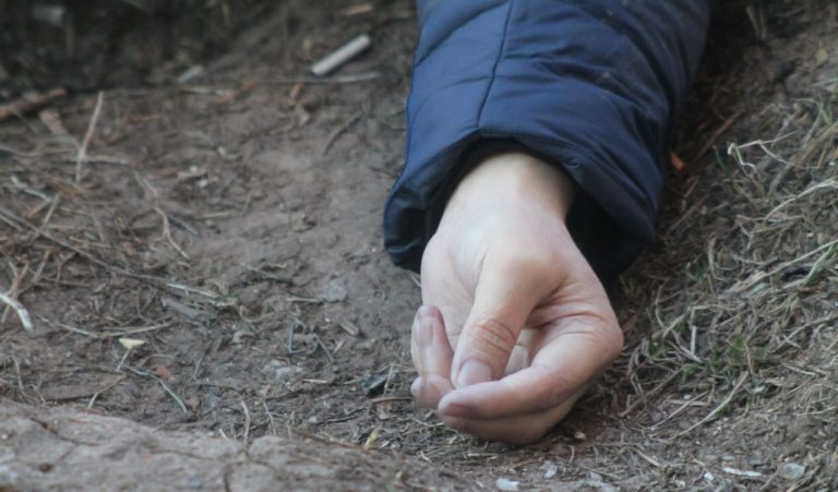 В Запорожье на территории детского сада школьники нашли труп (ФОТО)