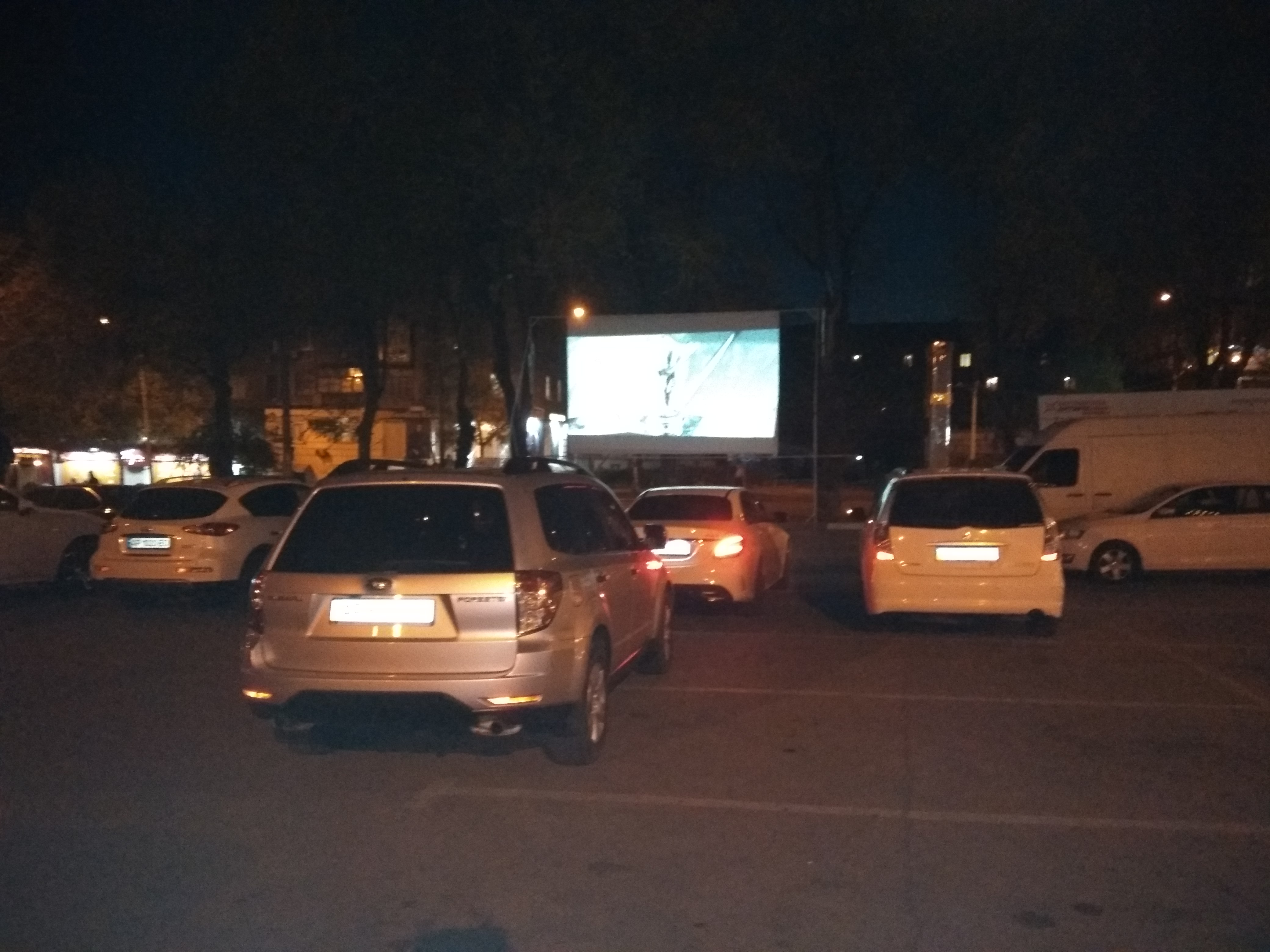 В Запорожье появился кинотеатр под открытым небом (ФОТО, ВИДЕО)