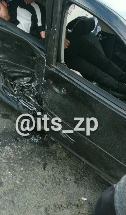 В Запорожье произошло ДТП с тремя автомобилями: есть пострадавшие (ФОТО)