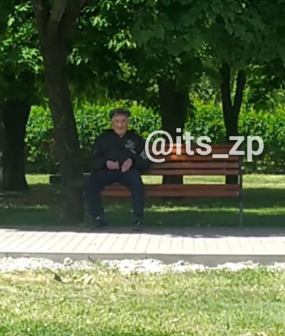 Полиция игнорирует: в запорожском парке промышляет пожилой извращенец (ФОТО)
