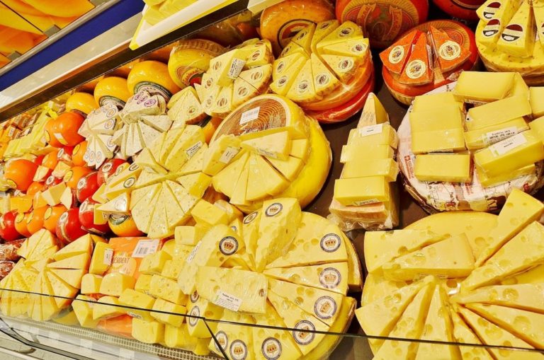 В запорожских супермаркетах продукты имеют «бесконечный» срок годности (ВИДЕО)