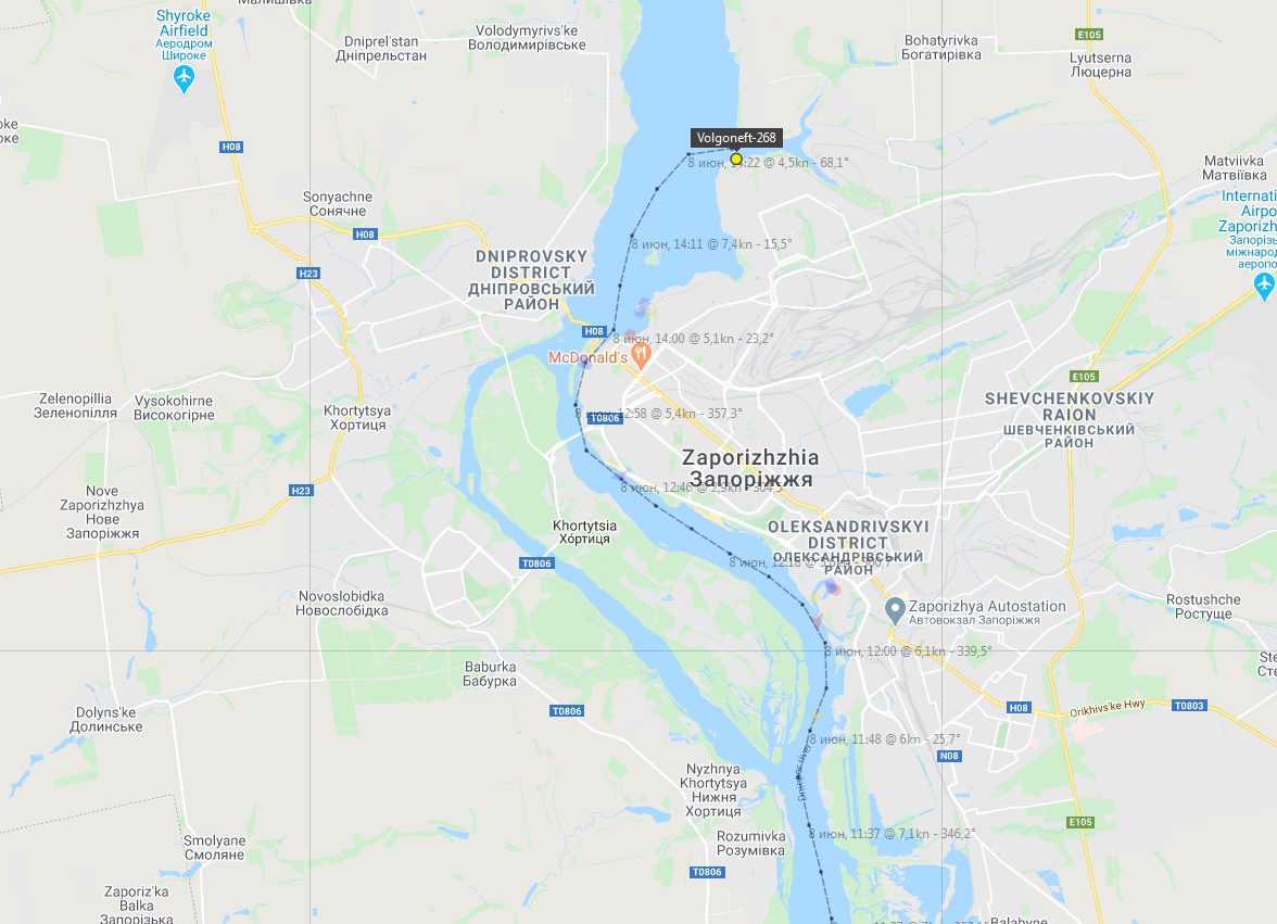 В Запорожье прибыл российский танкер с грузом топлива (ФОТО)
