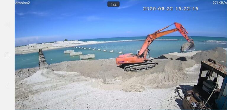 В Кирилловке снова засыпало песком промоину между морем и лиманом (ВИДЕО)