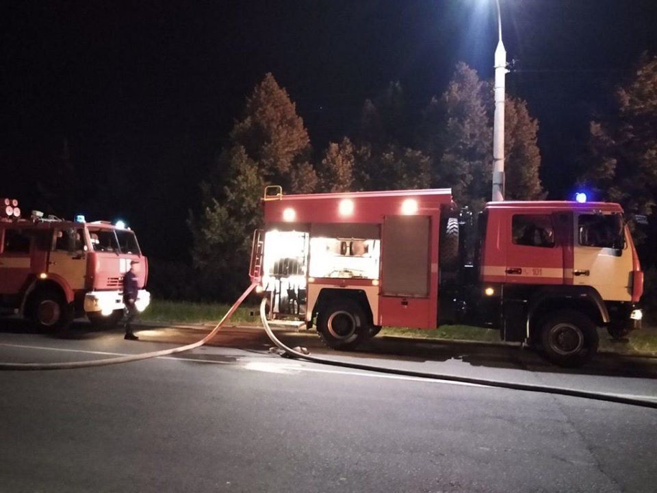 В Запорожье ночью произошел масштабный пожар: появились ФОТО и ВИДЕО с места происшествия