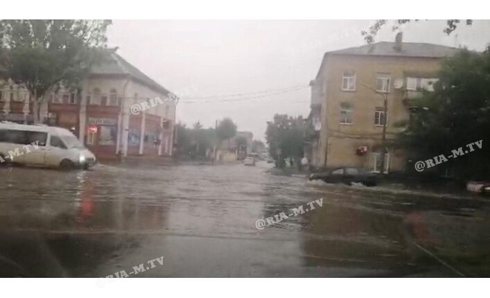 В Запорожской области город ушел под воду: появились ФОТО и ВИДЕО