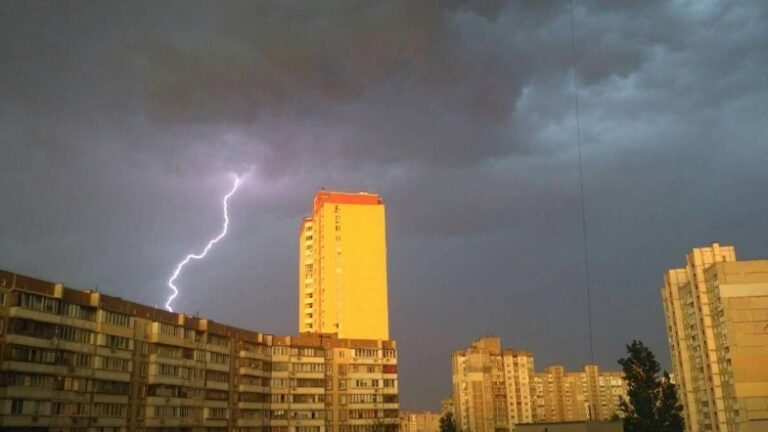 Жителей Запорожья предупреждают о резком ухудшении погоды