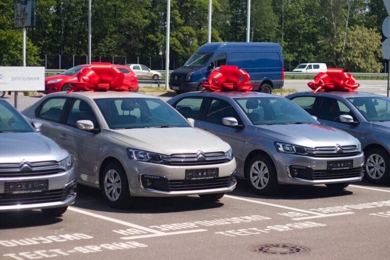 У Запоріжжі переможці акції «АТБ» отримали нові Citroёn C-Elysee