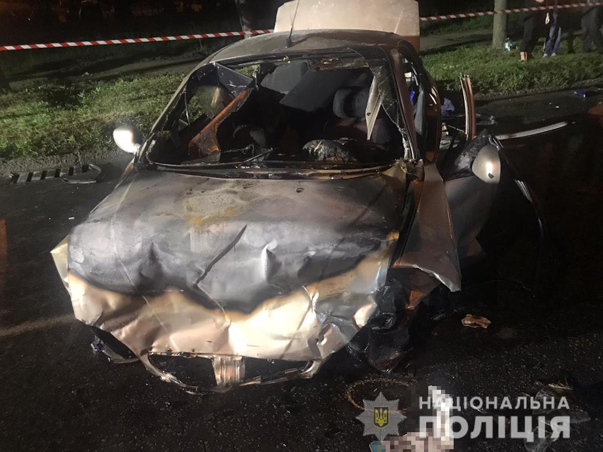 В полиции прокомментировали жуткое ДТП со взорвавшимся автомобилем в Запорожье (ФОТО)