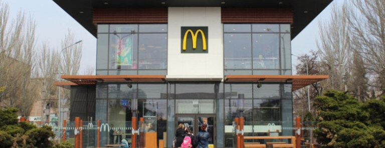 В Запорожье из ресторана McDonald’s экстренно эвакуировали посетителей