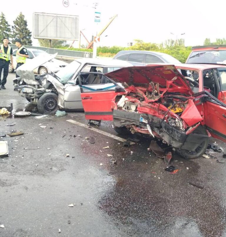 В Запорожье произошло жуткое ДТП на плотине: появились подробности и ФОТО