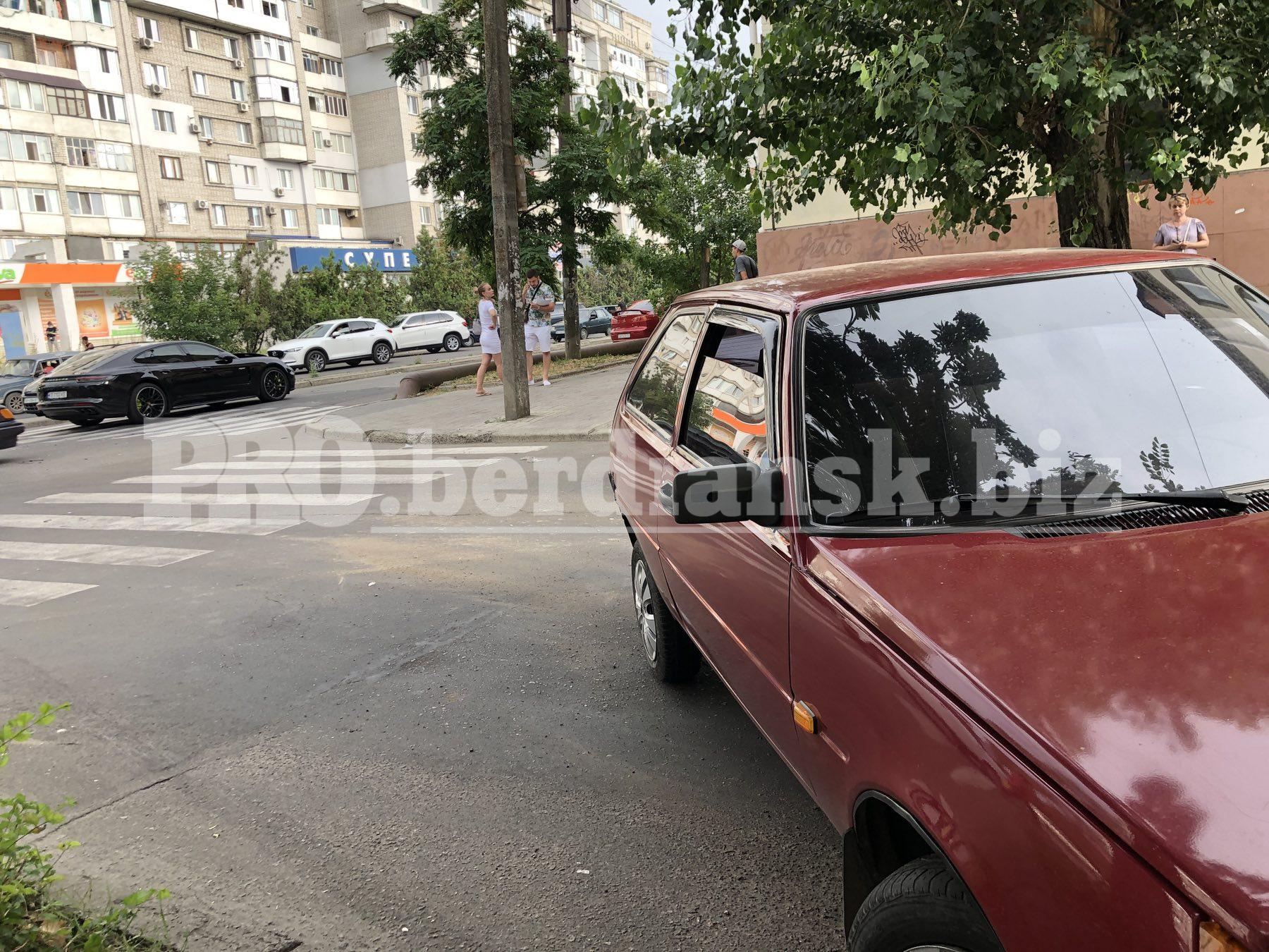 В Запорожской области столкнулись "ЗАЗ" и "Порш": отечественный автопром "победил" (ФОТО)