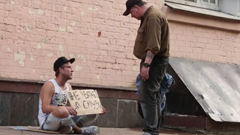 «Не проходите мимо»: в Запорожской области объявились креативные попрошайки (ФОТО)