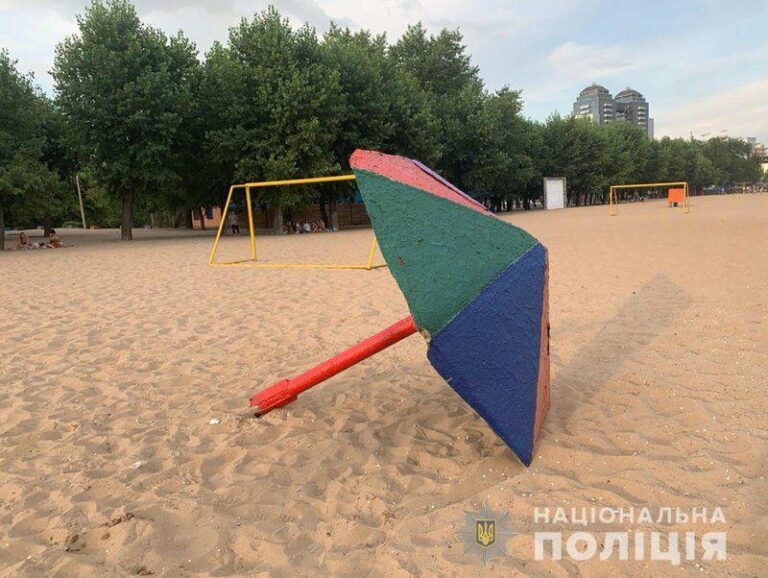 Стало известно о состоянии ребёнка из Запорожья, на которого упал металлический гриб