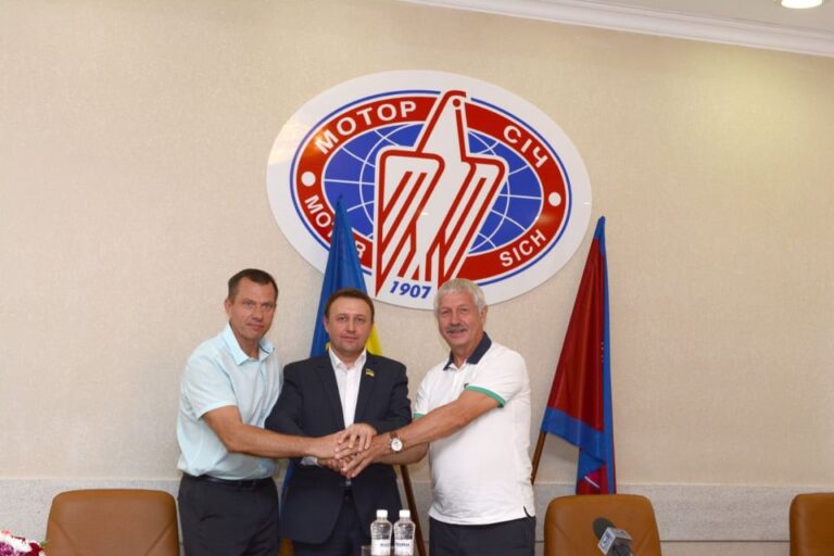 «Новая политика возродит сильную Украину»:  в Запорожье объединились три политсилы (ФОТО)