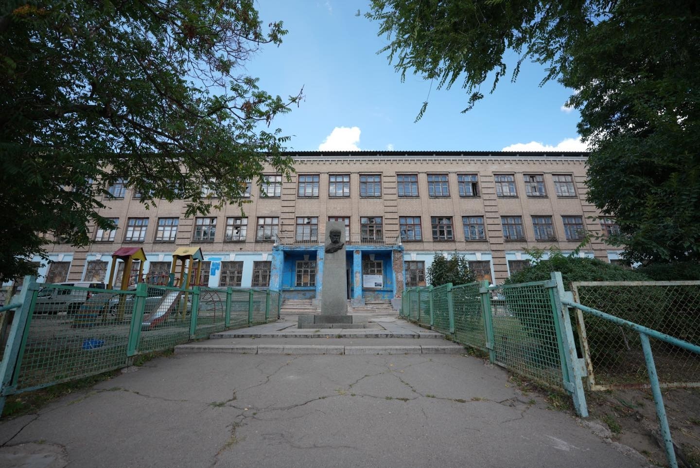 В Запорожье сгоревшую школу обещают восстановить за год (ФОТО)