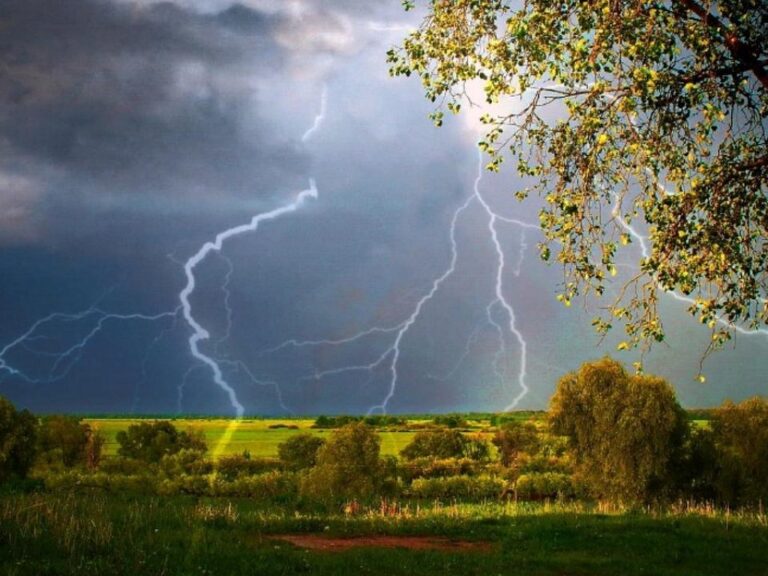 Штормовое предупреждение: на Запорожье и область надвигаются шквалы