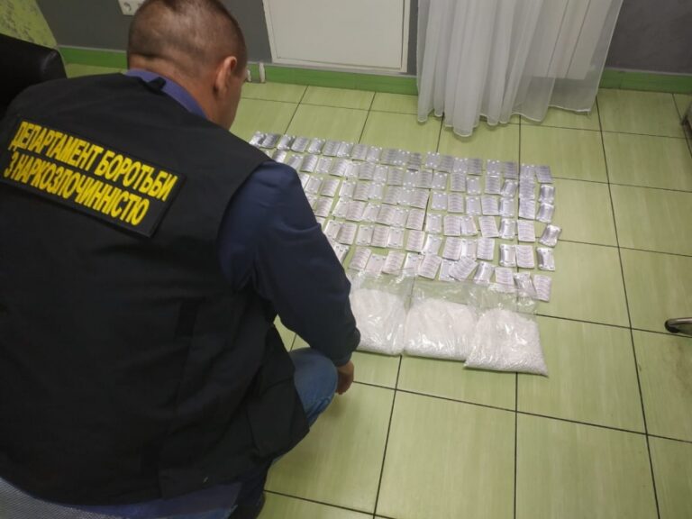 В запорожском салоне красоты предоставляли дополнительные услуги вне закона (ФОТО)