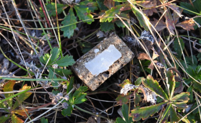 Над Запорожской областью с самолетов будут разбрасывать брикеты, которые нельзя трогать руками