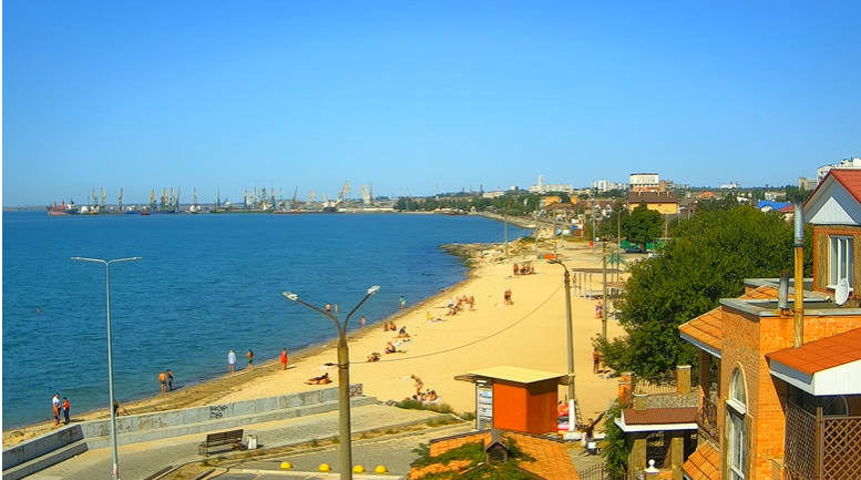 Люди снова появились: что сейчас происходит на курортах Азовского моря (ФОТО)