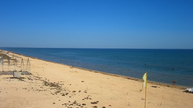 Люди снова появились: что сейчас происходит на курортах Азовского моря (ФОТО)