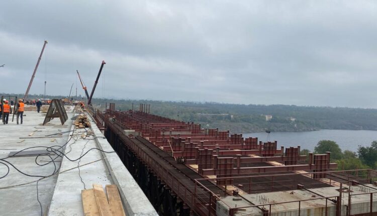 В Запорожье планируют завершить строительство моста через Старый Днепр: когда откроют (ФОТО)