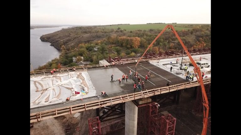 Соединили оба берега: в Запорожье полностью забетонировали мост через Старый Днепр (ФОТО)