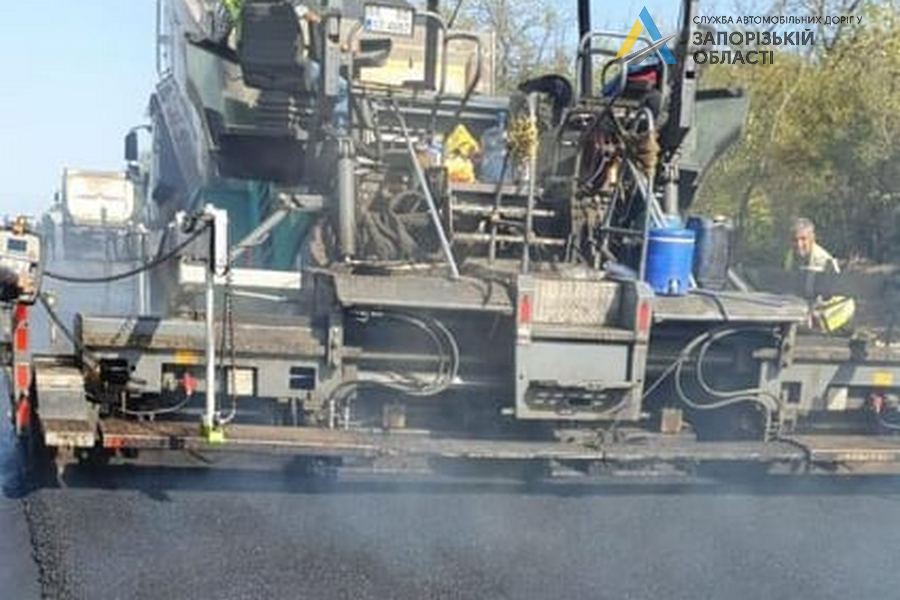 Стало известно, как обстоят дела с ремонтом трассы в Запорожской области (ФОТО)