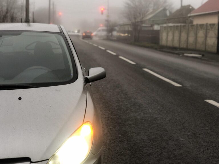 Запорожские спасатели предупреждают горожан об опасности на дорогах