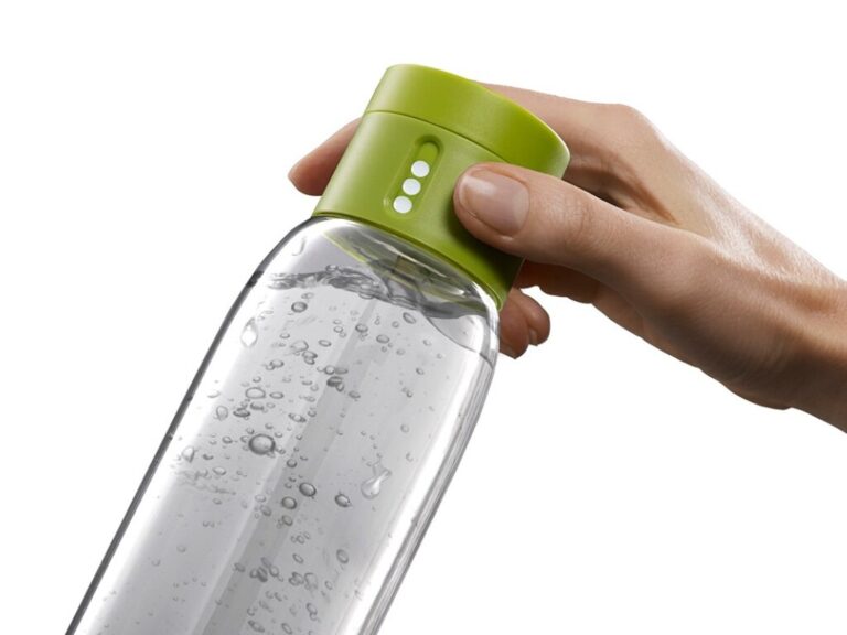 Курьёз: в Запорожской области продают «антивирусную» воду (ФОТО)