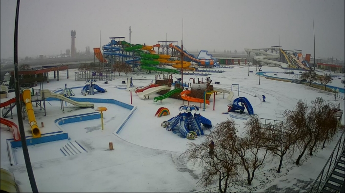 Запорожский курорт засыпало снегом: в сети появились завораживающие ФОТО и ВИДЕО