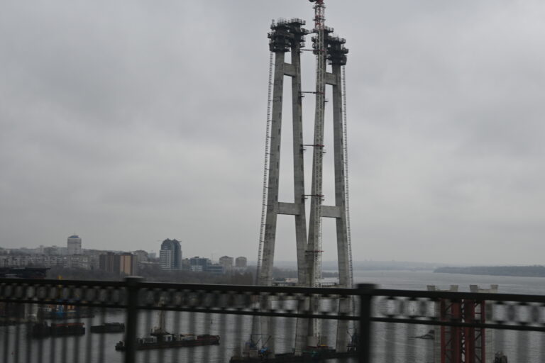 В Запорожье проинспектировали строительство мостов через Днепр: подробности (ВИДЕО)