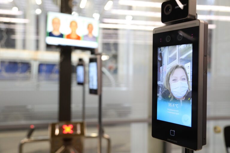 «Запорожсталь» установил дистанционные термосканеры на входах на предприятие