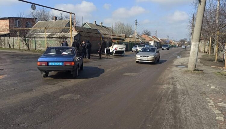 В Запорожской области перевернулся автомобиль полицейских (ВИДЕО)