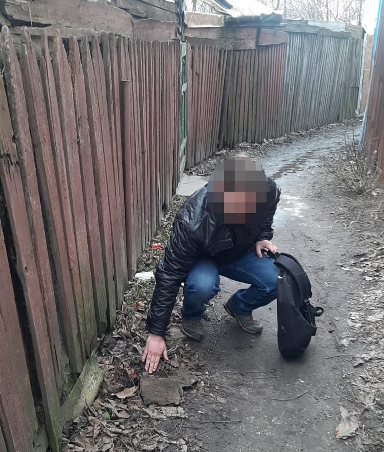 Запорожский студент зарабатывал незаконным способом: полиция его "поймала" на горячем (ФОТО)