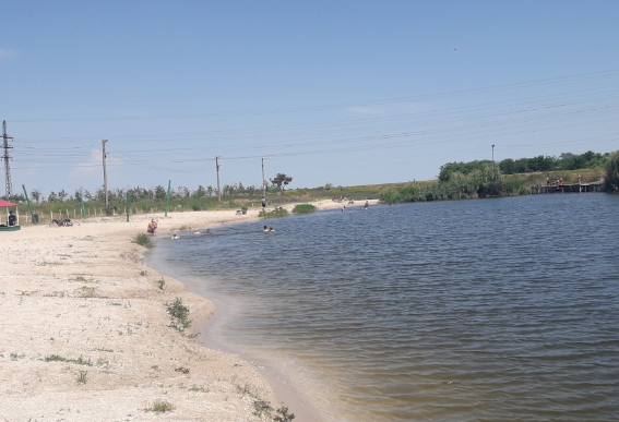 Житель Запорожской области открыл купальный сезон ранней весной (ВИДЕО)