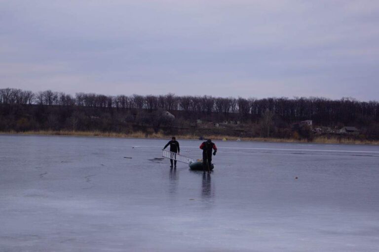 Трагедия в Запорожье: дети провалились под лёд, один из них — утонул (ФОТО)