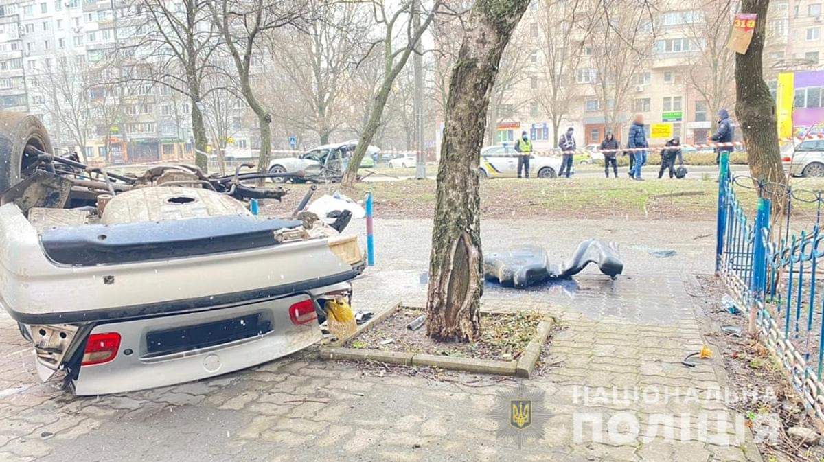Машину разорвало пополам: в полиции прокомментировали смертельную аварию в Запорожье (ФОТО)