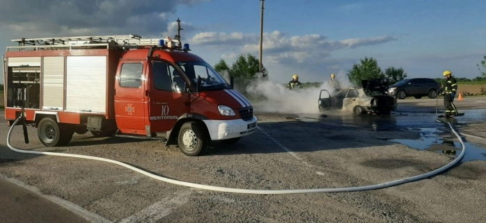 В Запорожской области произошло ДТП с пострадавшими: одно авто сгорело (ФОТО)