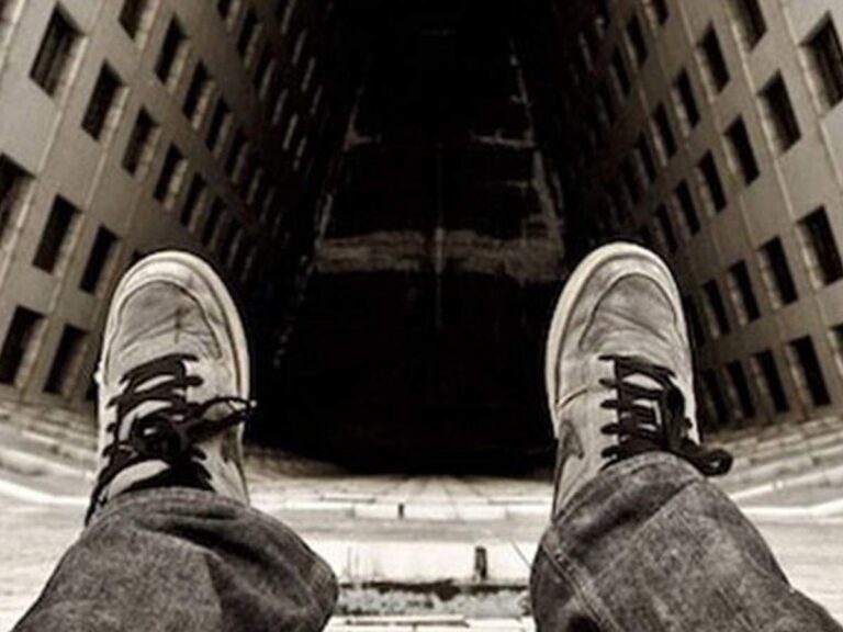 В Запорожье мужчина собирался спрыгнуть с 16 этажа (ФОТОФАКТ)