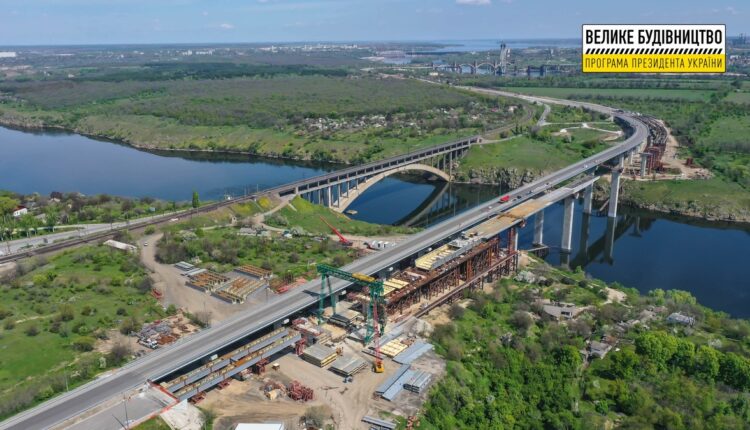 В сети показали, на сколько продвинулась работа на строительстве мостов в Запорожье (ВИДЕО, ФОТО)